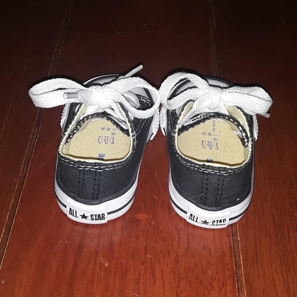 Size 2 infant boys Converse shoes - Picture 9 of 13
